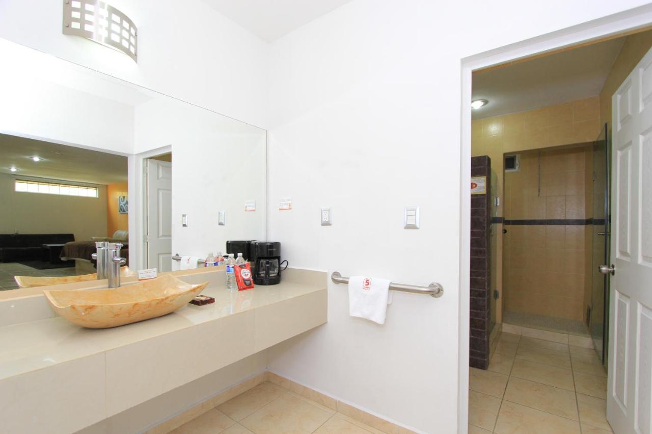 Hotel 5 Inn Silao Εξωτερικό φωτογραφία